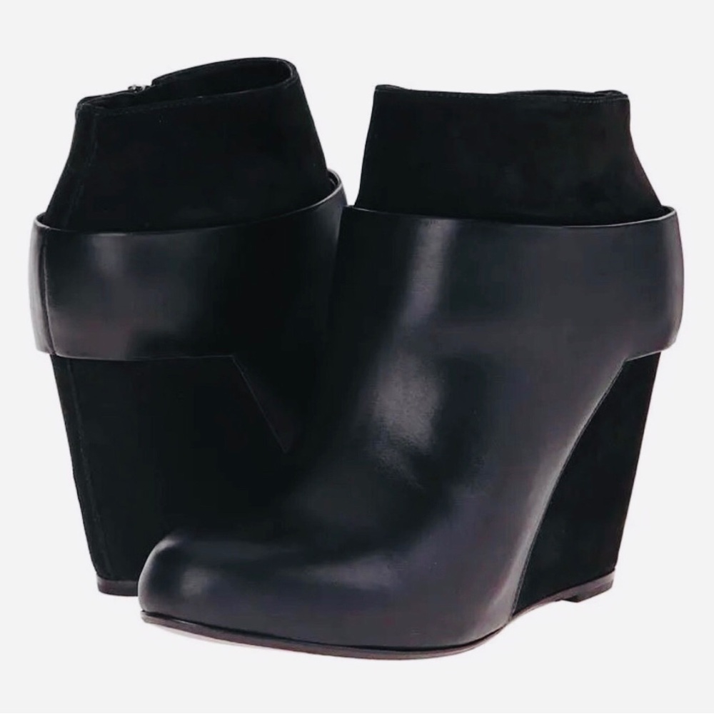 ❤️ VINCE ❤️ COLLECTION LUXURY STYLISH BLACK LEATHER & SUEDE WEDGE ANKLE BOOTS .